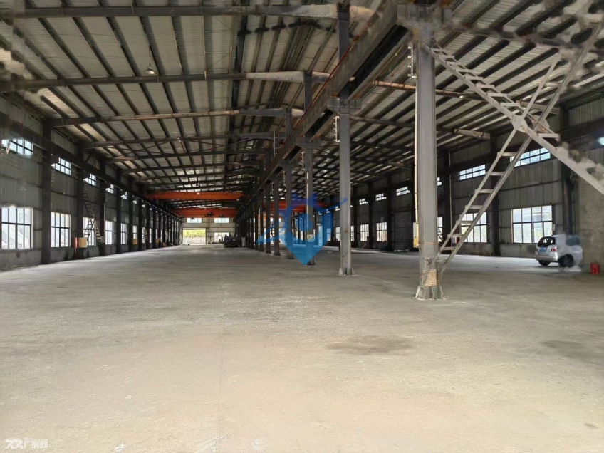 厂房出租．独门独院，占地面积10000平方米，建筑面积6240元，厂房155米。