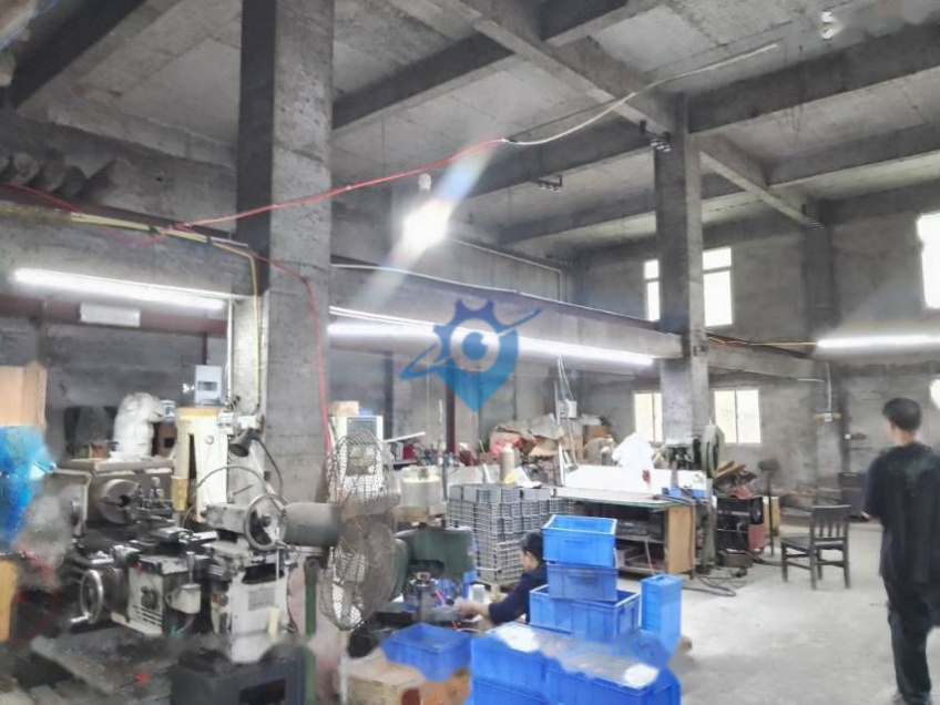 个人厂房带行车独门独院厂房三相电另带空地