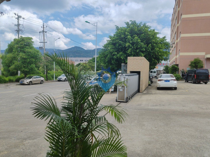 多栋标准厂房房东直租，交通便利，单层面积1388